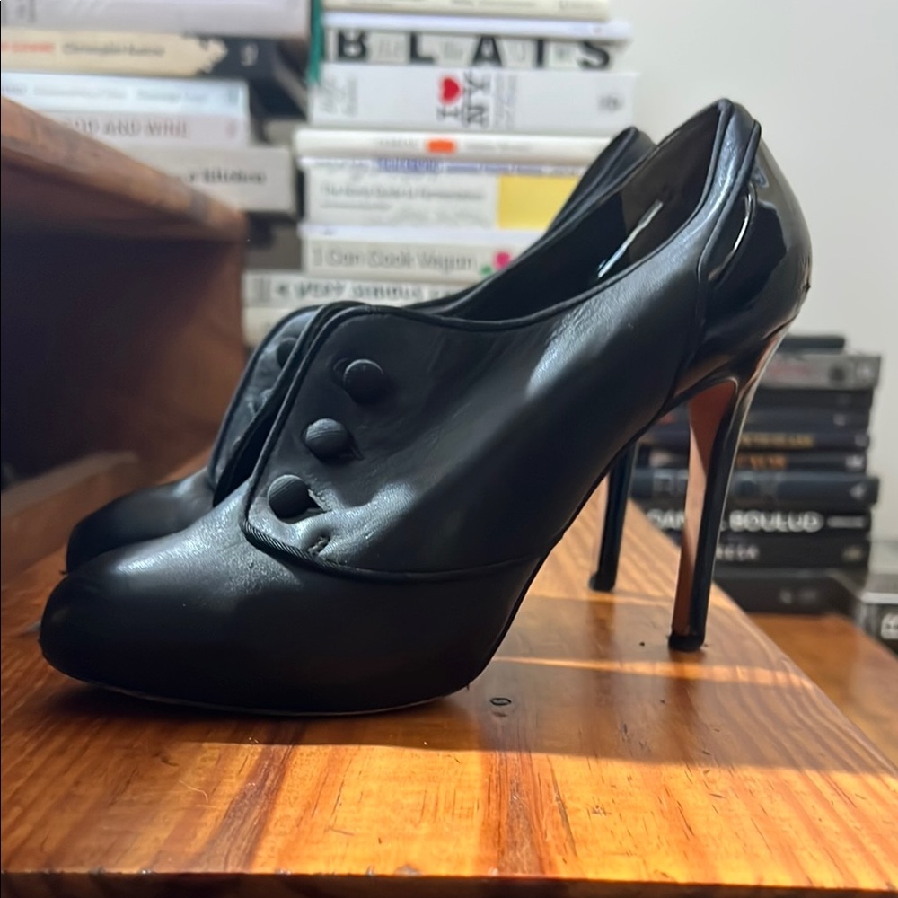 Ann Taylor Black Heels Glossy Leather Stiletto